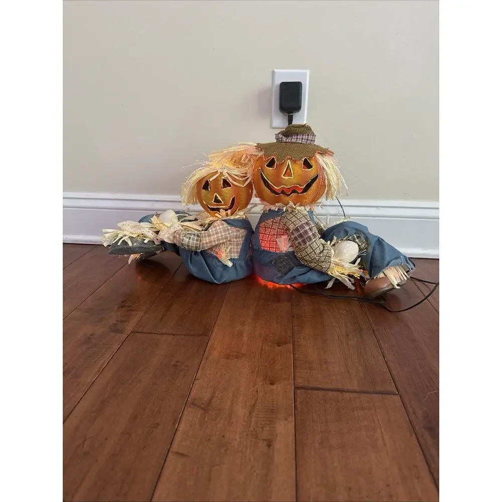 Gemmy Halloween Couple Sitting Fiber Optic Lights Yellow Scarecrow Pumpkin